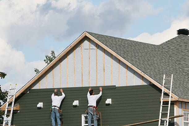 Professional Siding technician working in Allentown, NJ